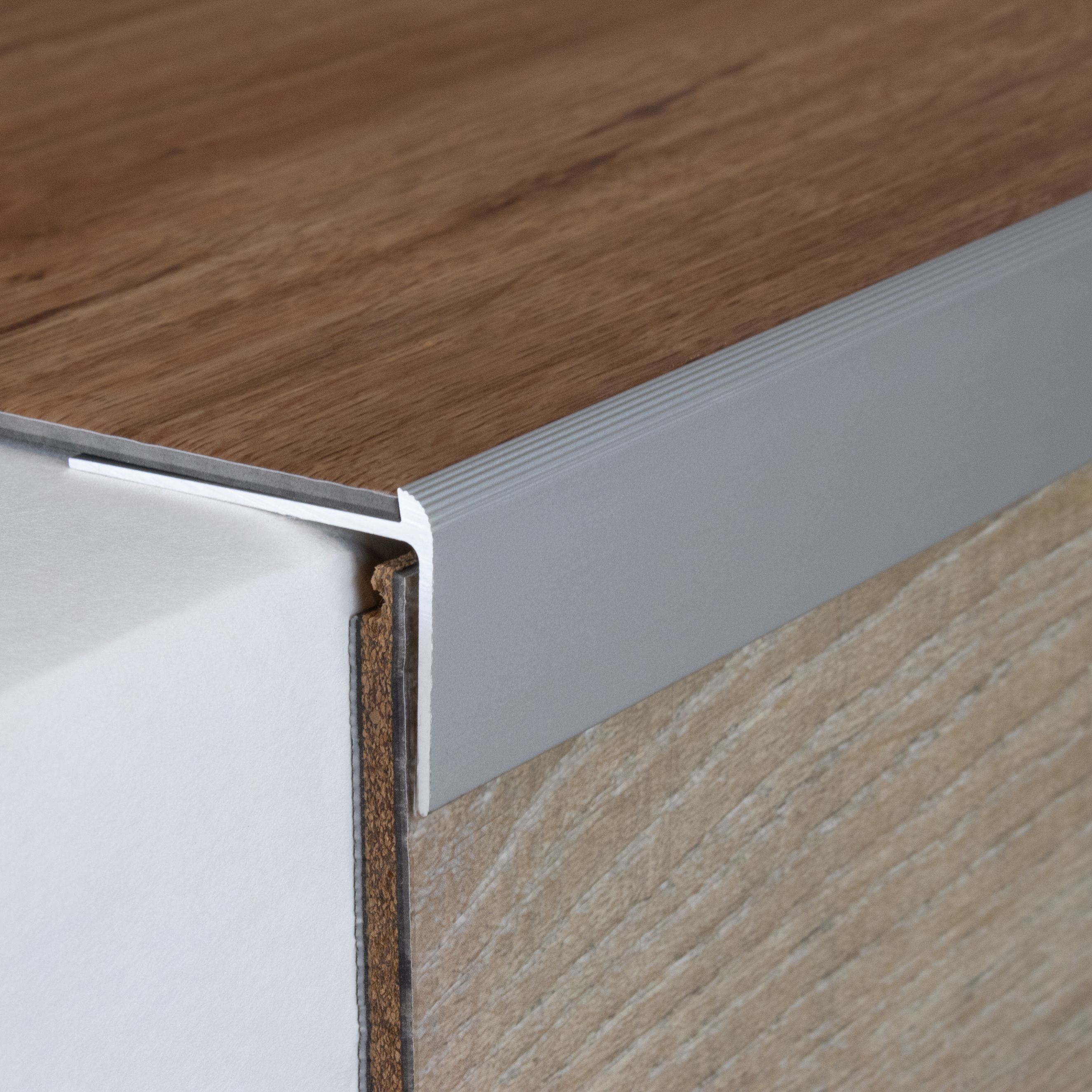 PROVISTON Treppenkanten- & Winkelprofil Aulla Höhe 10 - 40 mm Einfasshöhe 2 - 7 mm Aluminium