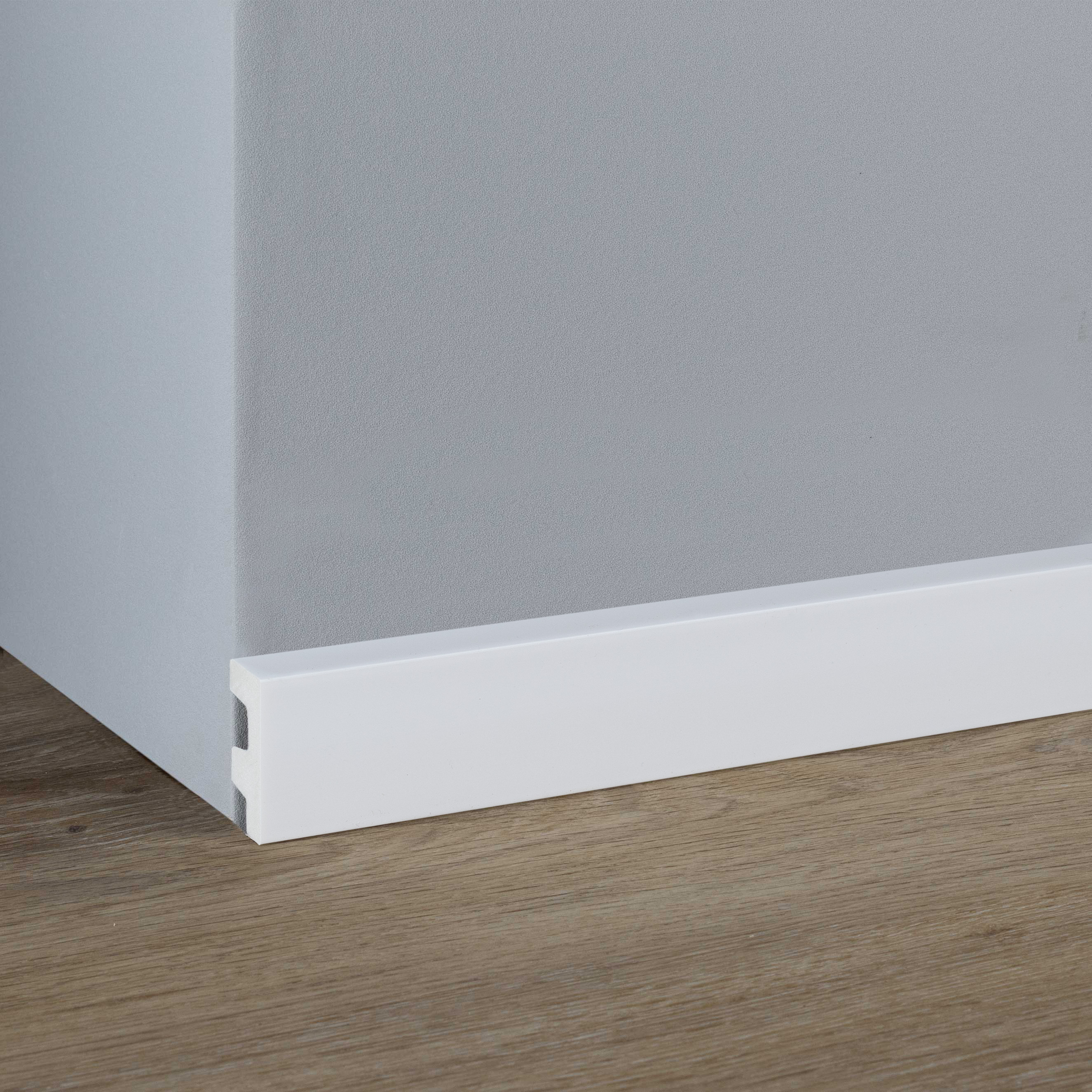 PROVISTON Licht Sockelleiste Kunststoff Weiß | 20 x 50 x 2000 mm moderne Lichtleiste eckiges Profil