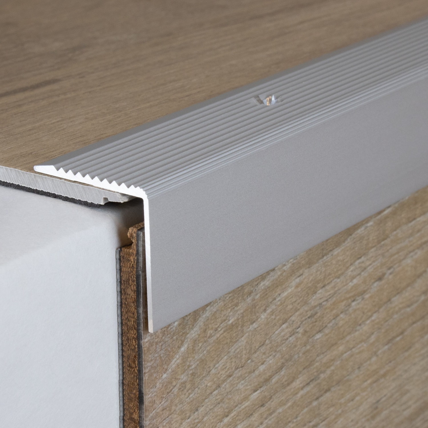 Treppenkanten- & Winkelprofile Breite 30 mm Höhe 22 - 52 mm Materialstärke: 2 mm PROVISTON