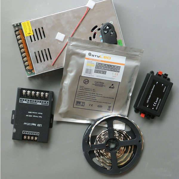 LED-Set für indirekte Beleuchtung SMD3528 mit 60 LED pro Meter 5-40 Meter LED Stripe / LED-Streifen LED-Set für indirekte Beleuchtung SMD3528 mit 60 LED pro Meter 5-40 Meter LED Stripe / LED-Streifen