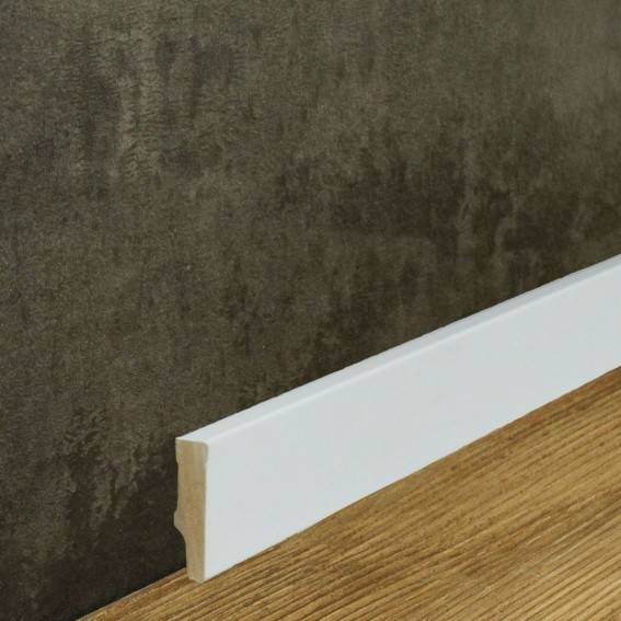 Klassische Sockelleiste MDF foliert weiß (10 x 40 mm) 721.1040 Klassische Sockelleiste MDF foliert weiß (10 x 40 mm) 721.1040