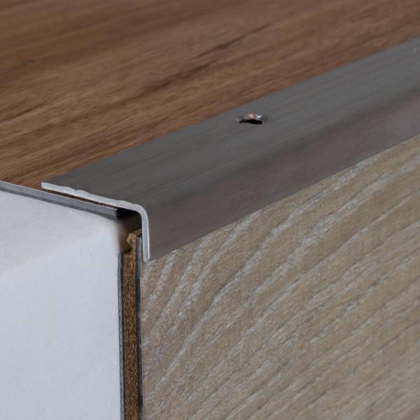 Auer | Treppenkanten- & Winkelprofile Massa | Rutschhemmend R10 DIN 51130 | 10 x 30 mm | Edelstahl Auer | Treppenkanten- & Winkelprofile Massa | Rutschhemmend R10 DIN 51130 | 10 x 30 mm | Edelstahl