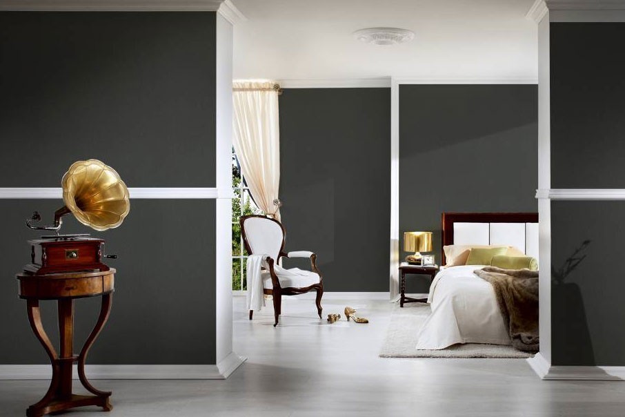 Schwarze tapete Wohnzimmer, elegante Tapete schwarz, schwarze Unitapete